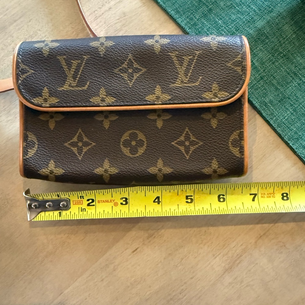 LV Florentine waist bag size S or PM